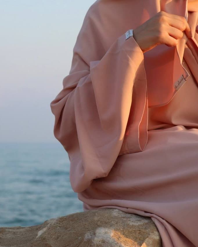   مُصلّية كريب اللون الزهري الفاتح " تصميم لف"