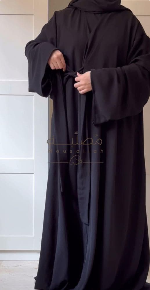 مُصلّية اللون الأسود "تصميم لف"