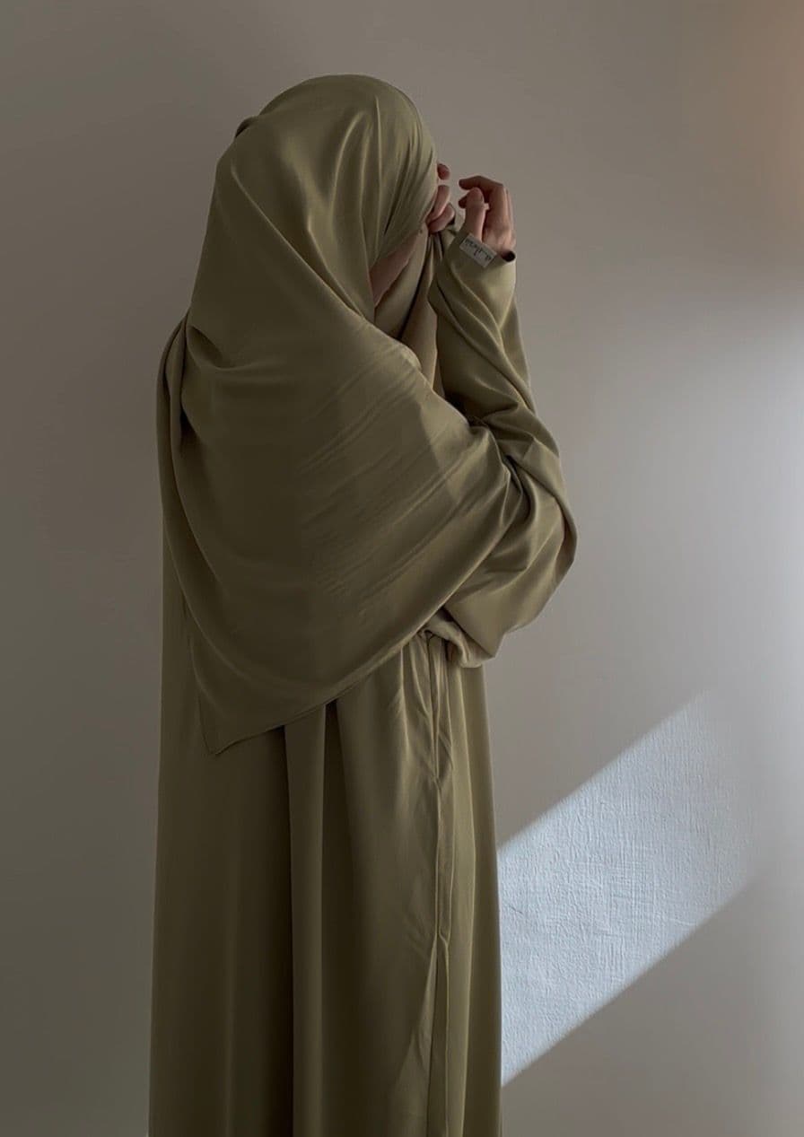 مُصلِّية كريب "اللون بستاشيو" تصميم لف 